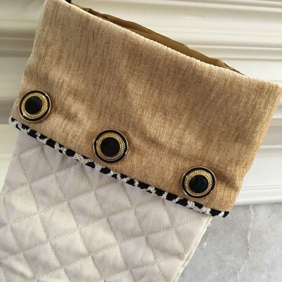 2010 Woof & Poof Ivory Tan White Black Quilted Christmas Stocking 3 Button Cuff - Picture 2 of 9